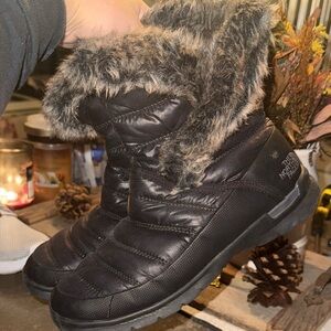 The North Face Women's Black Winter Boots with Faux Fur- Size 8/9